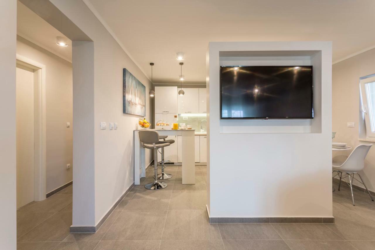Luxury Apartment Beyond Stobrec Exterior photo