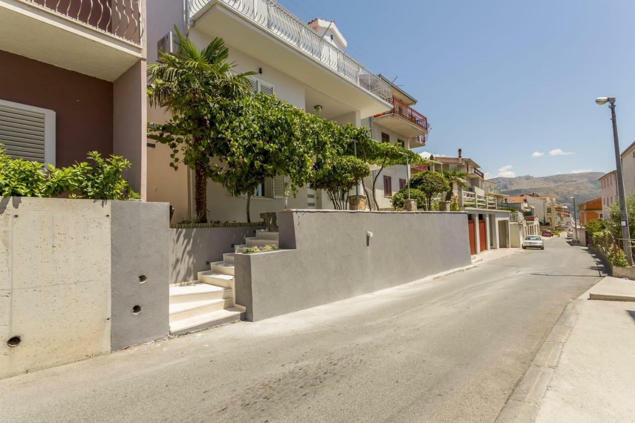 Luxury Apartment Beyond Stobrec Exterior photo